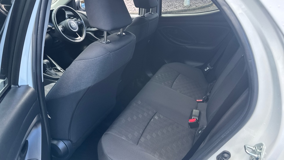 Toyota Yaris 1.5 Hybrid Design 5dr CVT Hybrid Hatchback - Image 15