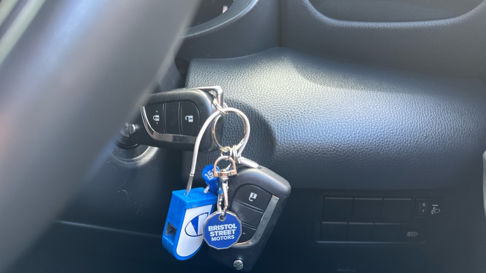 Toyota Yaris 1.5 Hybrid Design 5dr CVT Hybrid Hatchback - Image 16