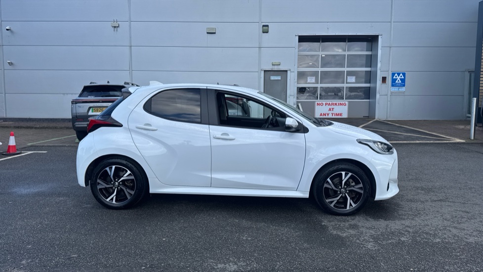 Toyota Yaris 1.5 Hybrid Design 5dr CVT Hybrid Hatchback - Image 23
