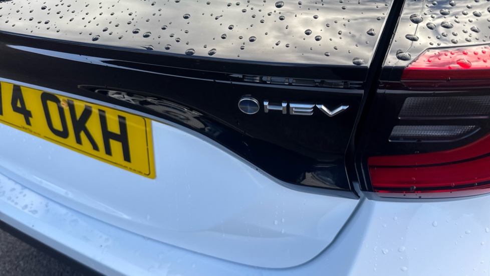 Toyota Yaris 1.5 Hybrid Design 5dr CVT Hybrid Hatchback - Image 42