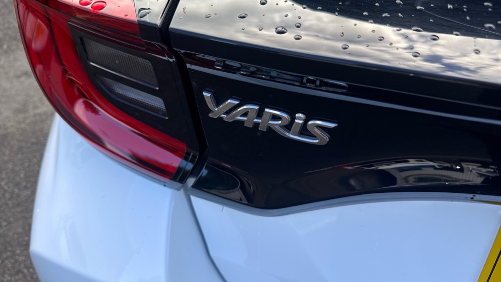 Toyota Yaris 1.5 Hybrid Design 5dr CVT Hybrid Hatchback - Image 43