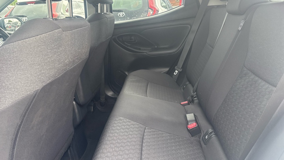 Toyota Yaris 1.5 Hybrid Design 5dr CVT Hybrid Hatchback - Image 8