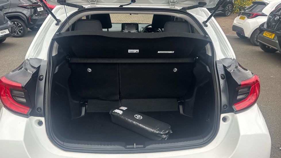 Toyota Yaris 1.5 Hybrid Design 5dr CVT Hybrid Hatchback - Image 13