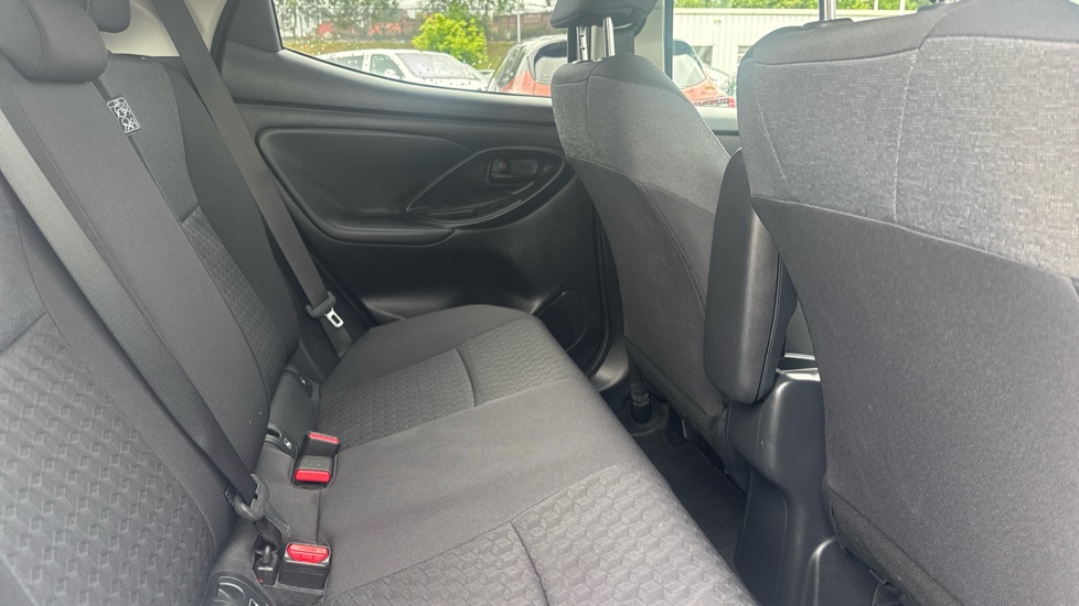 Toyota Yaris 1.5 Hybrid Design 5dr CVT Hybrid Hatchback - Image 15