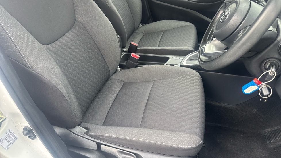 Toyota Yaris 1.5 Hybrid Design 5dr CVT Hybrid Hatchback - Image 17