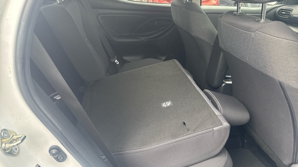 Toyota Yaris 1.5 Hybrid Design 5dr CVT Hybrid Hatchback - Image 18