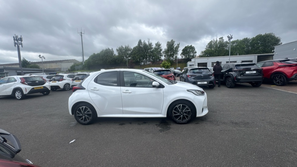 Toyota Yaris 1.5 Hybrid Design 5dr CVT Hybrid Hatchback - Image 23