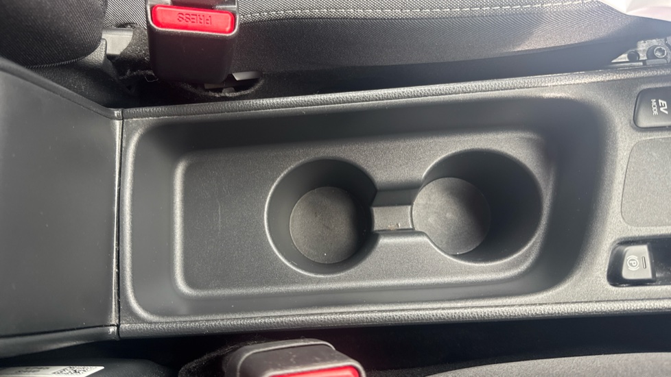 Toyota Yaris 1.5 Hybrid Design 5dr CVT Hybrid Hatchback - Image 34