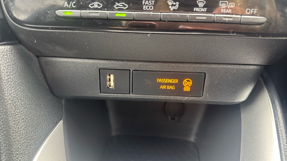 Toyota Yaris 1.5 Hybrid Design 5dr CVT Hybrid Hatchback - Image 39