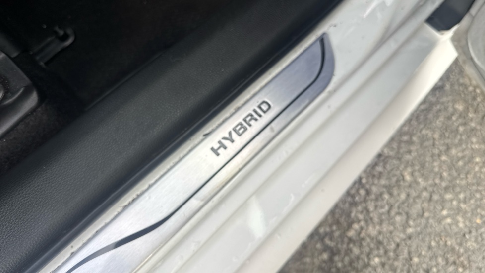 Toyota Yaris 1.5 Hybrid Design 5dr CVT Hybrid Hatchback - Image 42