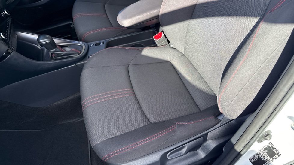 Toyota Yaris 1.5 Hybrid GR Sport 5dr CVT Hybrid Hatchback - Image 17