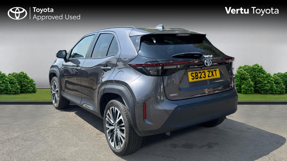 Toyota Yaris Cross 1.5 Hybrid Excel 5dr CVT Hybrid Estate - Image 2