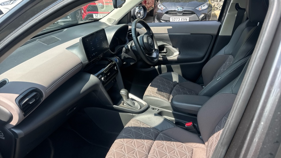 Toyota Yaris Cross 1.5 Hybrid Excel 5dr CVT Hybrid Estate - Image 5