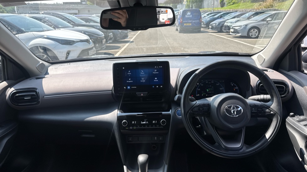 Toyota Yaris Cross 1.5 Hybrid Excel 5dr CVT Hybrid Estate - Image 6