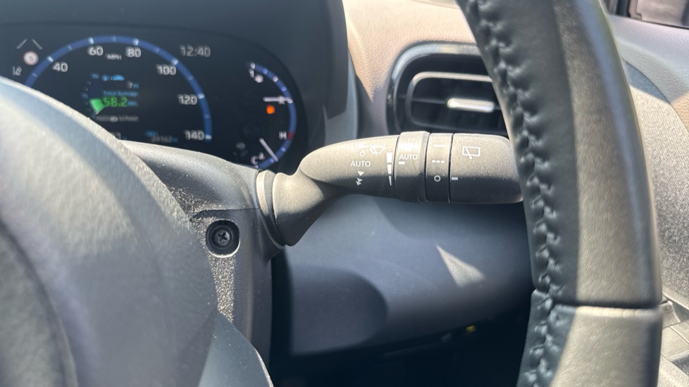 Toyota Yaris Cross 1.5 Hybrid Excel 5dr CVT Hybrid Estate - Image 31