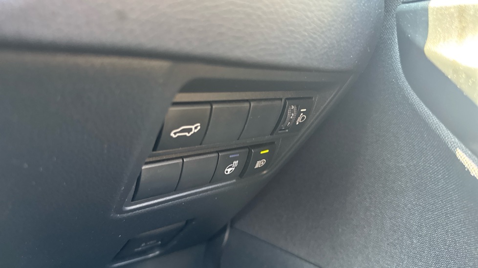 Toyota Yaris Cross 1.5 Hybrid Excel 5dr CVT Hybrid Estate - Image 35
