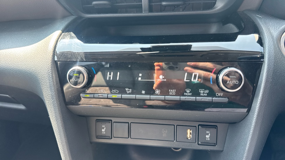 Toyota Yaris Cross 1.5 Hybrid Excel 5dr CVT Hybrid Estate - Image 37