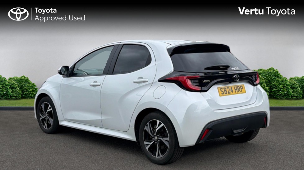 Toyota Yaris 1.5 Hybrid Design 5dr CVT Hybrid Hatchback - Image 4