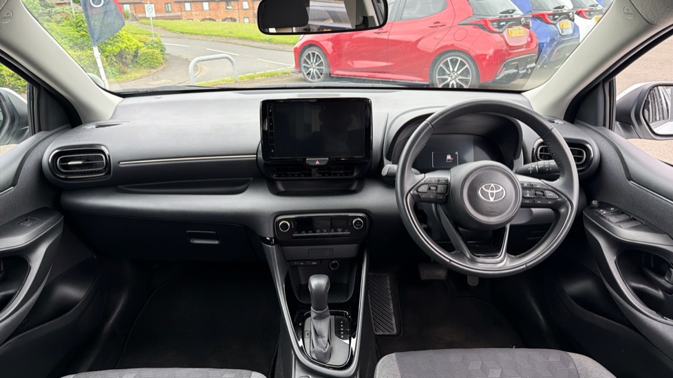 Toyota Yaris 1.5 Hybrid Design 5dr CVT Hybrid Hatchback - Image 6
