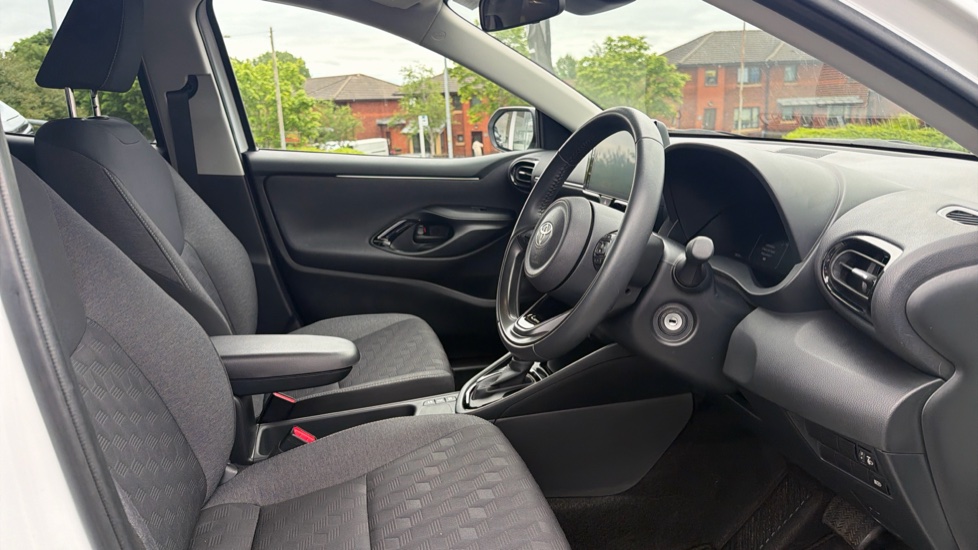 Toyota Yaris 1.5 Hybrid Design 5dr CVT Hybrid Hatchback - Image 12