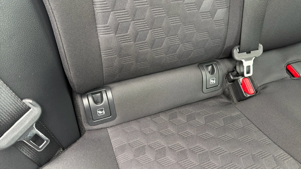 Toyota Yaris 1.5 Hybrid Design 5dr CVT Hybrid Hatchback - Image 14