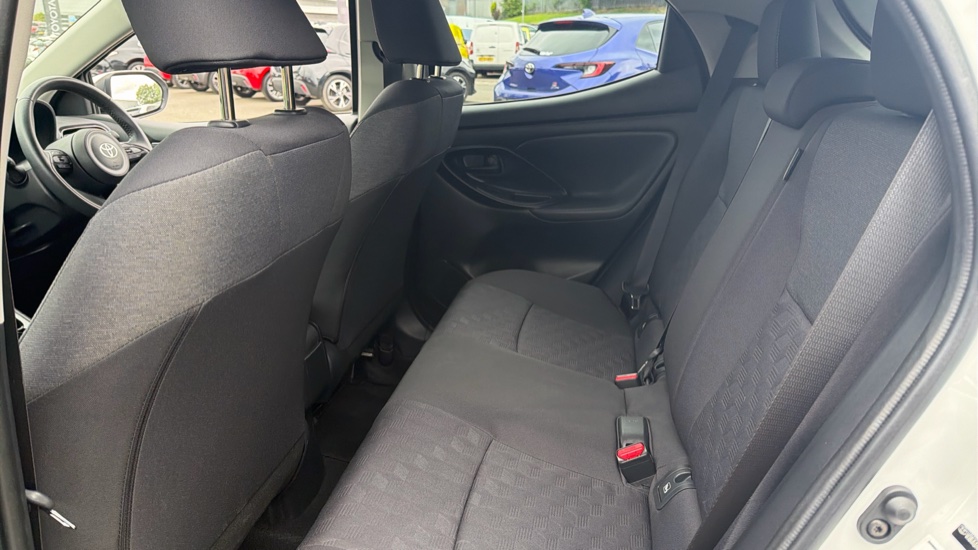Toyota Yaris 1.5 Hybrid Design 5dr CVT Hybrid Hatchback - Image 15