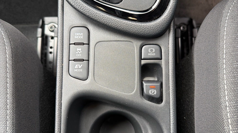 Toyota Yaris 1.5 Hybrid Design 5dr CVT Hybrid Hatchback - Image 16