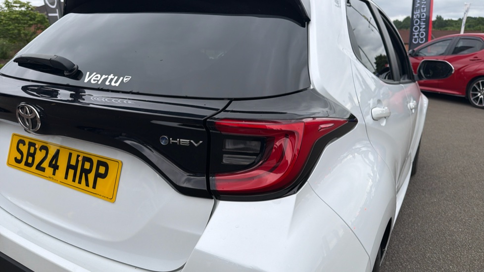 Toyota Yaris 1.5 Hybrid Design 5dr CVT Hybrid Hatchback - Image 21