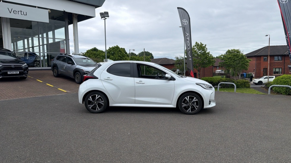 Toyota Yaris 1.5 Hybrid Design 5dr CVT Hybrid Hatchback - Image 23