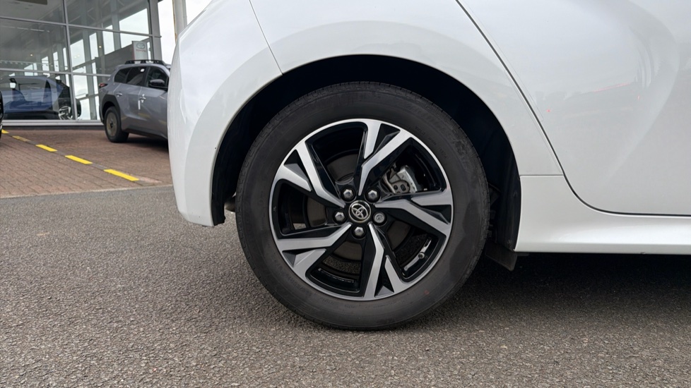 Toyota Yaris 1.5 Hybrid Design 5dr CVT Hybrid Hatchback - Image 25