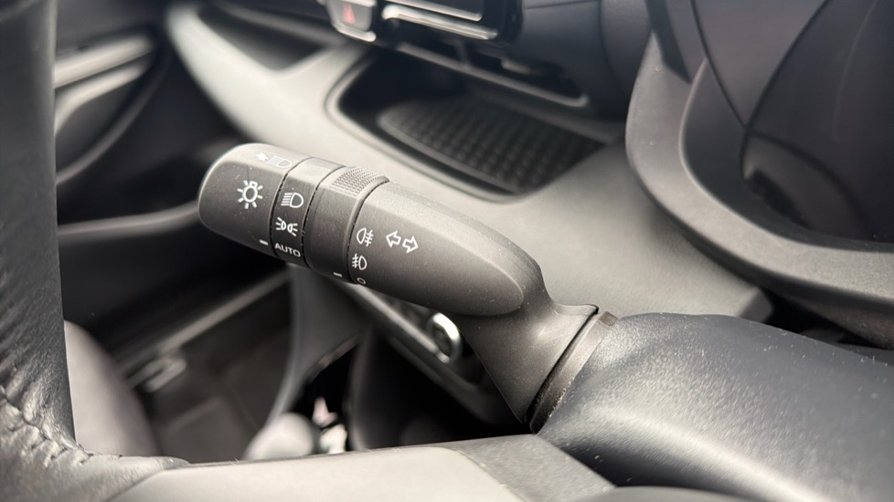 Toyota Yaris 1.5 Hybrid Design 5dr CVT Hybrid Hatchback - Image 34