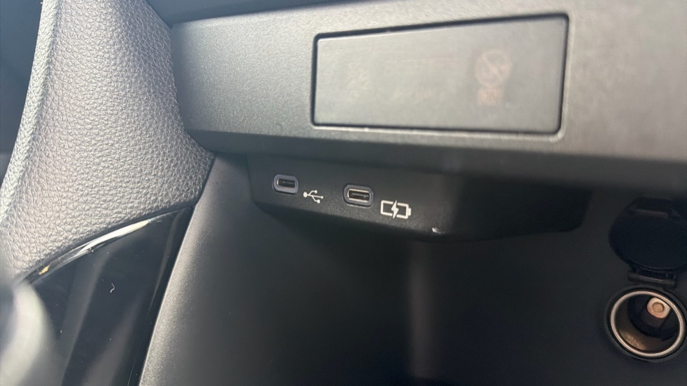 Toyota Yaris 1.5 Hybrid Design 5dr CVT Hybrid Hatchback - Image 38