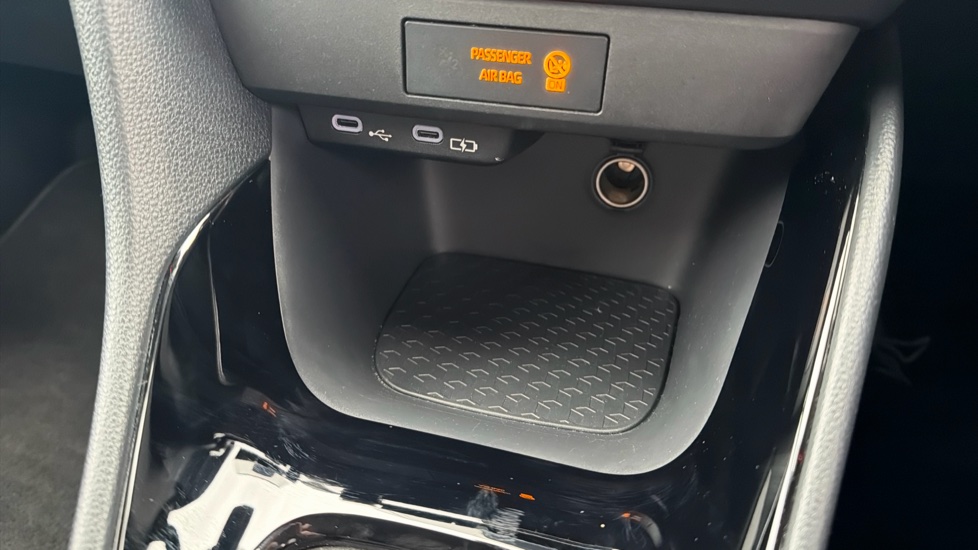 Toyota Yaris 1.5 Hybrid Design 5dr CVT Hybrid Hatchback - Image 39