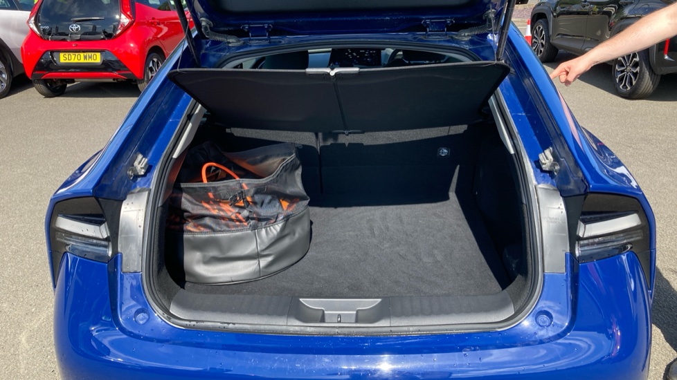 Toyota Prius 2.0 PHEV Design 5dr CVT Hatchback - Image 13