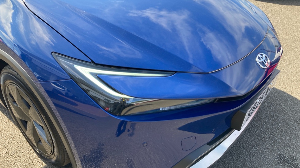 Toyota Prius 2.0 PHEV Design 5dr CVT Hatchback - Image 20