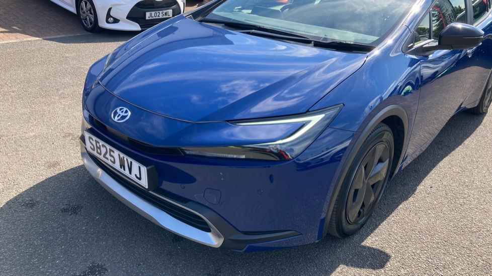 Toyota Prius 2.0 PHEV Design 5dr CVT Hatchback - Image 30