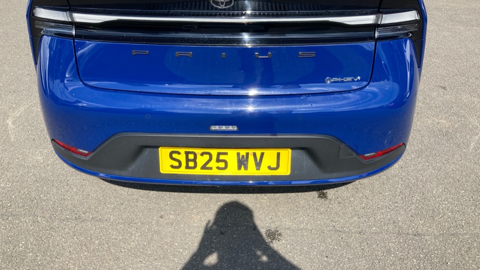 Toyota Prius 2.0 PHEV Design 5dr CVT Hatchback - Image 34