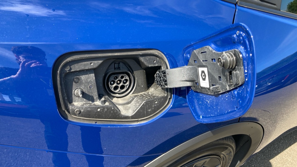 Toyota Prius 2.0 PHEV Design 5dr CVT Hatchback - Image 37