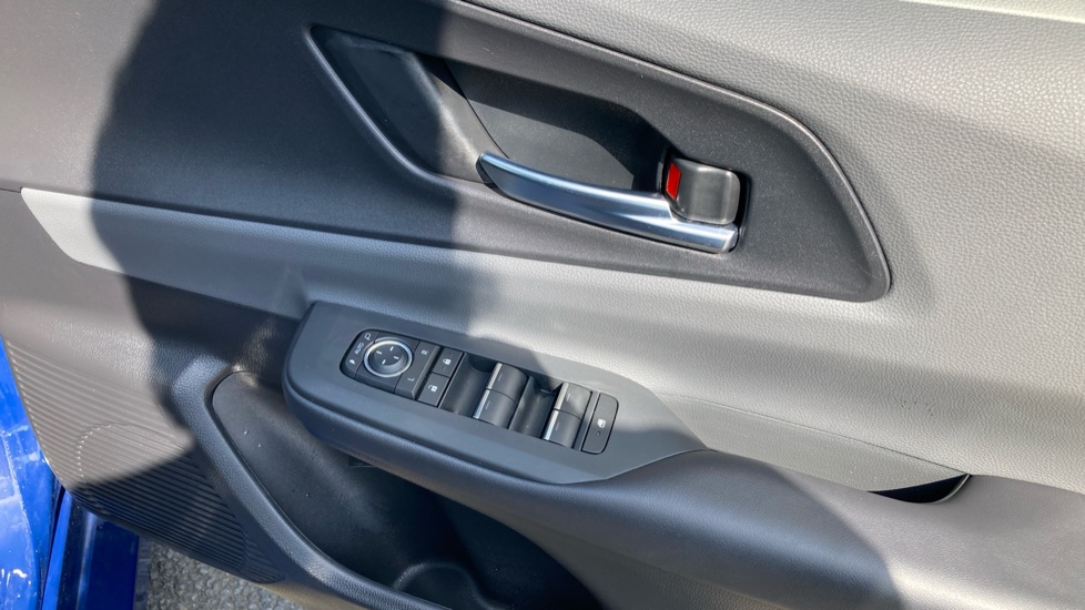 Toyota Prius 2.0 PHEV Design 5dr CVT Hatchback - Image 39