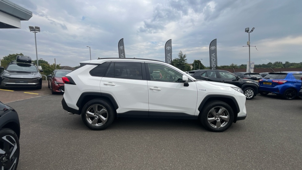 Toyota RAV4 2.5 VVT-i Hybrid Design 5dr CVT 2WD Hybrid Estate - Image 23