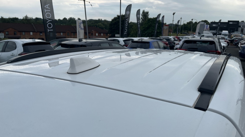 Toyota RAV4 2.5 VVT-i Hybrid Design 5dr CVT 2WD Hybrid Estate - Image 34