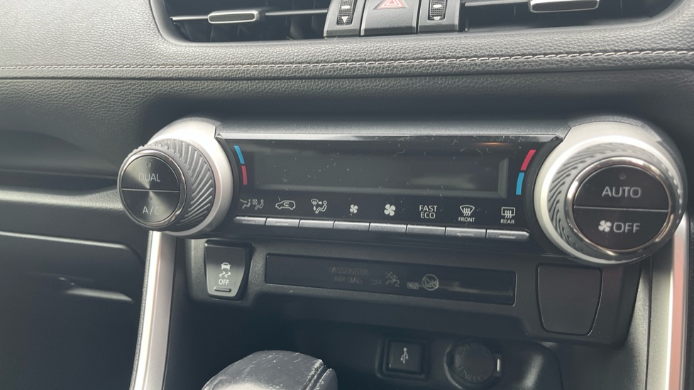 Toyota RAV4 2.5 VVT-i Hybrid Design 5dr CVT 2WD Hybrid Estate - Image 37