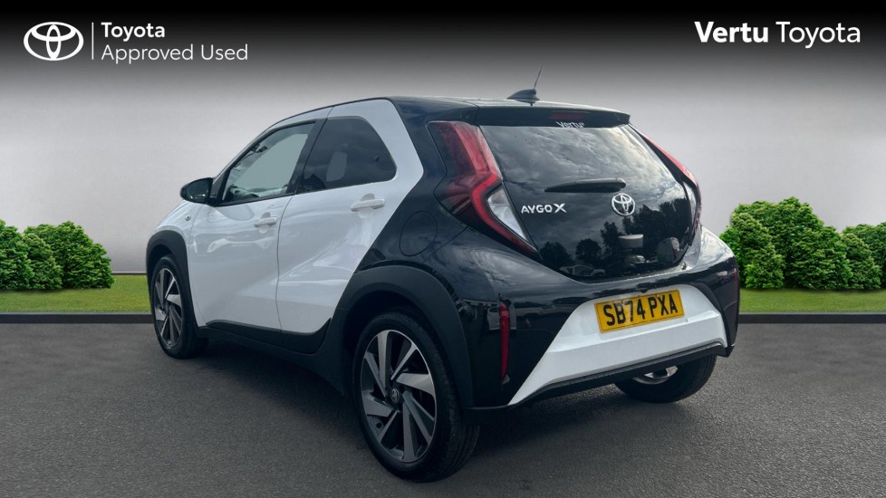 Toyota Aygo X 1.0 VVT-i Edge 5dr Auto Petrol Hatchback - Image 4