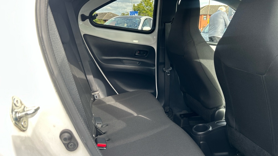 Toyota Aygo X 1.0 VVT-i Edge 5dr Auto Petrol Hatchback - Image 8