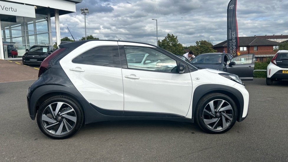 Toyota Aygo X 1.0 VVT-i Edge 5dr Auto Petrol Hatchback - Image 23