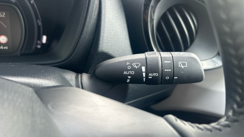 Toyota Aygo X 1.0 VVT-i Edge 5dr Auto Petrol Hatchback - Image 32