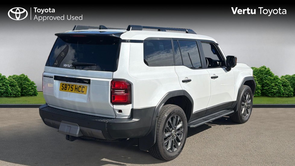 Toyota Land Cruiser 2.8 D-4D 48V 205 Invincible 5dr Auto [Pan Rf/5 St] Diesel Station Wagon - Image 2