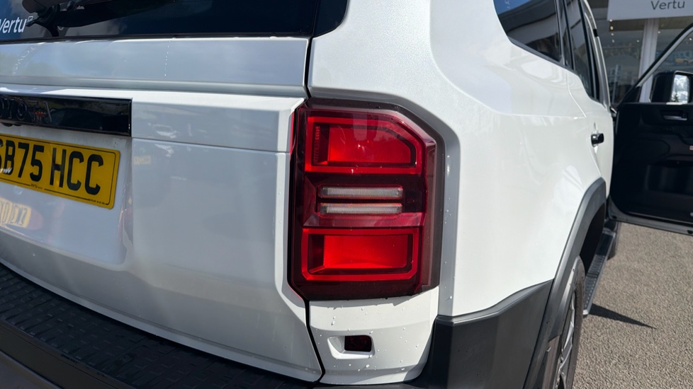 Toyota Land Cruiser 2.8 D-4D 48V 205 Invincible 5dr Auto [Pan Rf/5 St] Diesel Station Wagon - Image 21