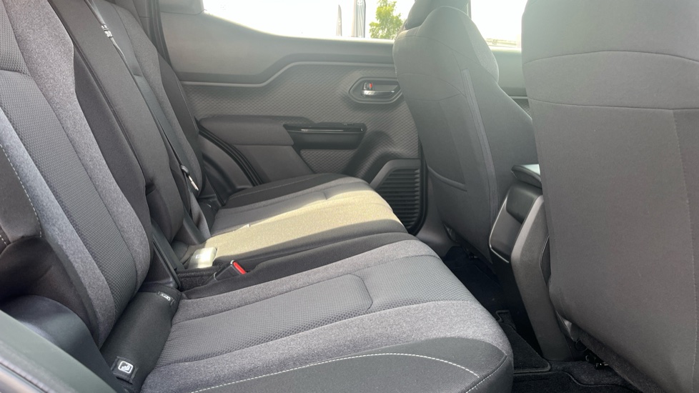 Toyota Urbancruiser 128kW Design 61kWh 5dr Auto Electric Estate - Image 8