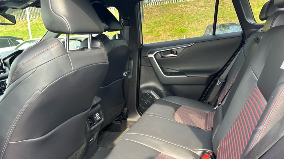 Toyota RAV4 2.5 PHEV Dynamic 5dr CVT Estate - Image 15